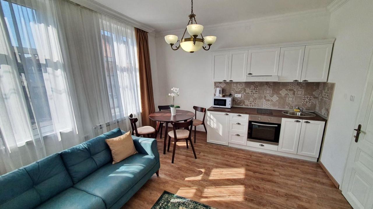 Spring Rustik Apartment Cacak Ngoại thất bức ảnh